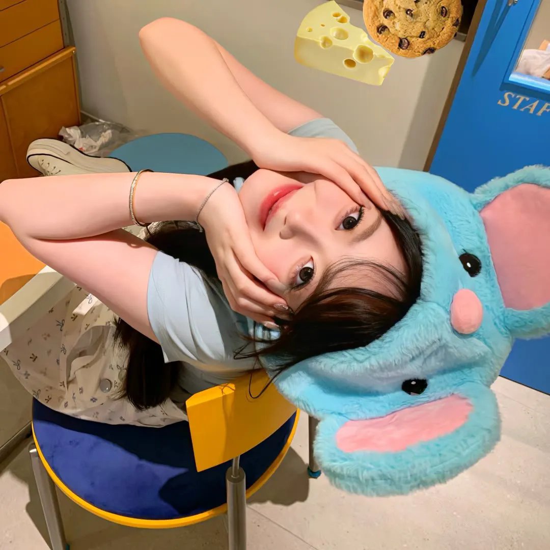 淫兽外星人海报